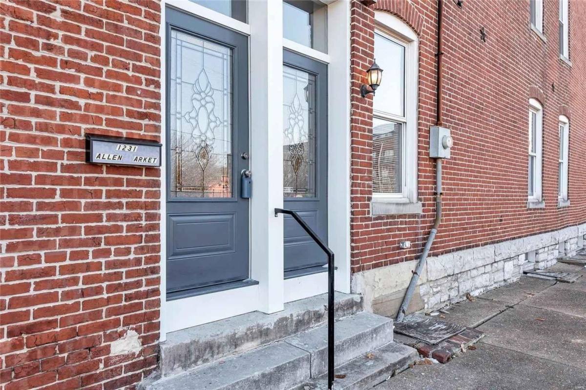 Apartment for rent at 1229-1231 Allen Market Lane, Saint Louis, MO 63104