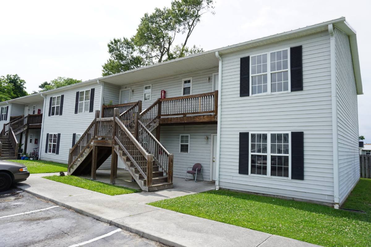 Apartment for rent at 315 S Dudley St #11, Burgaw, NC 28425
