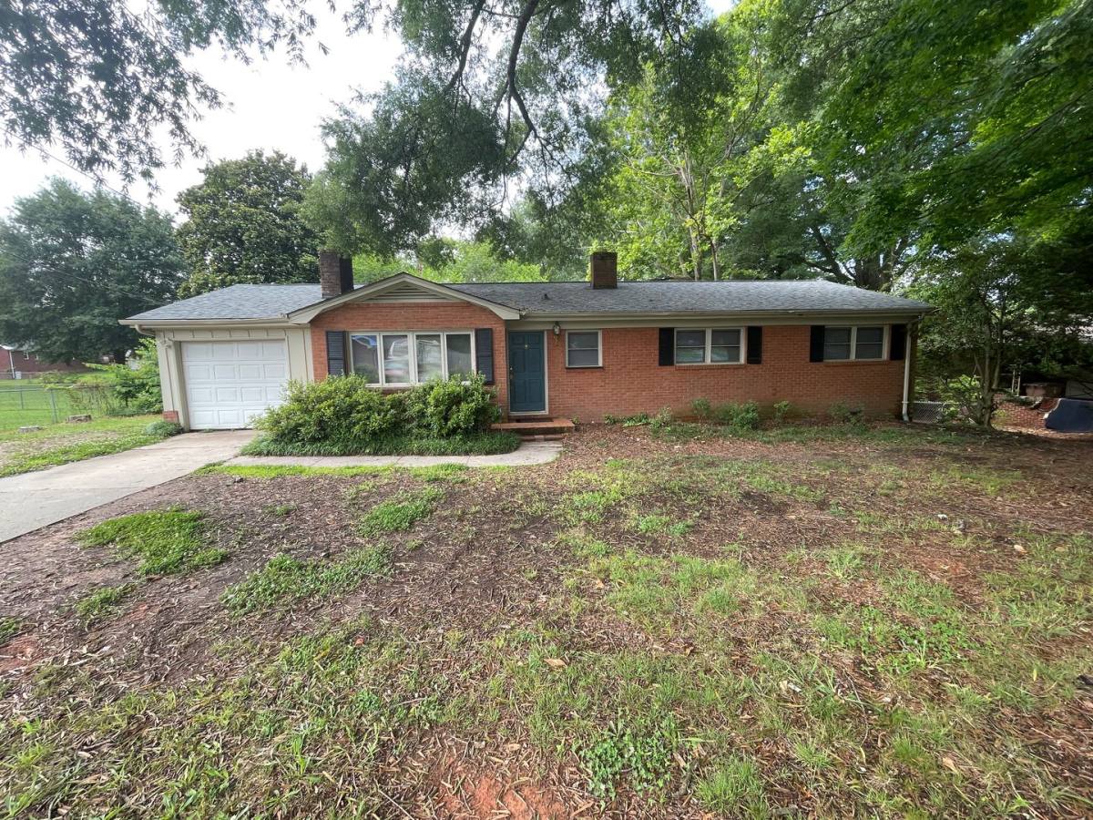 House for rent at 210 Kenwood Dr, Shelby, NC 28150