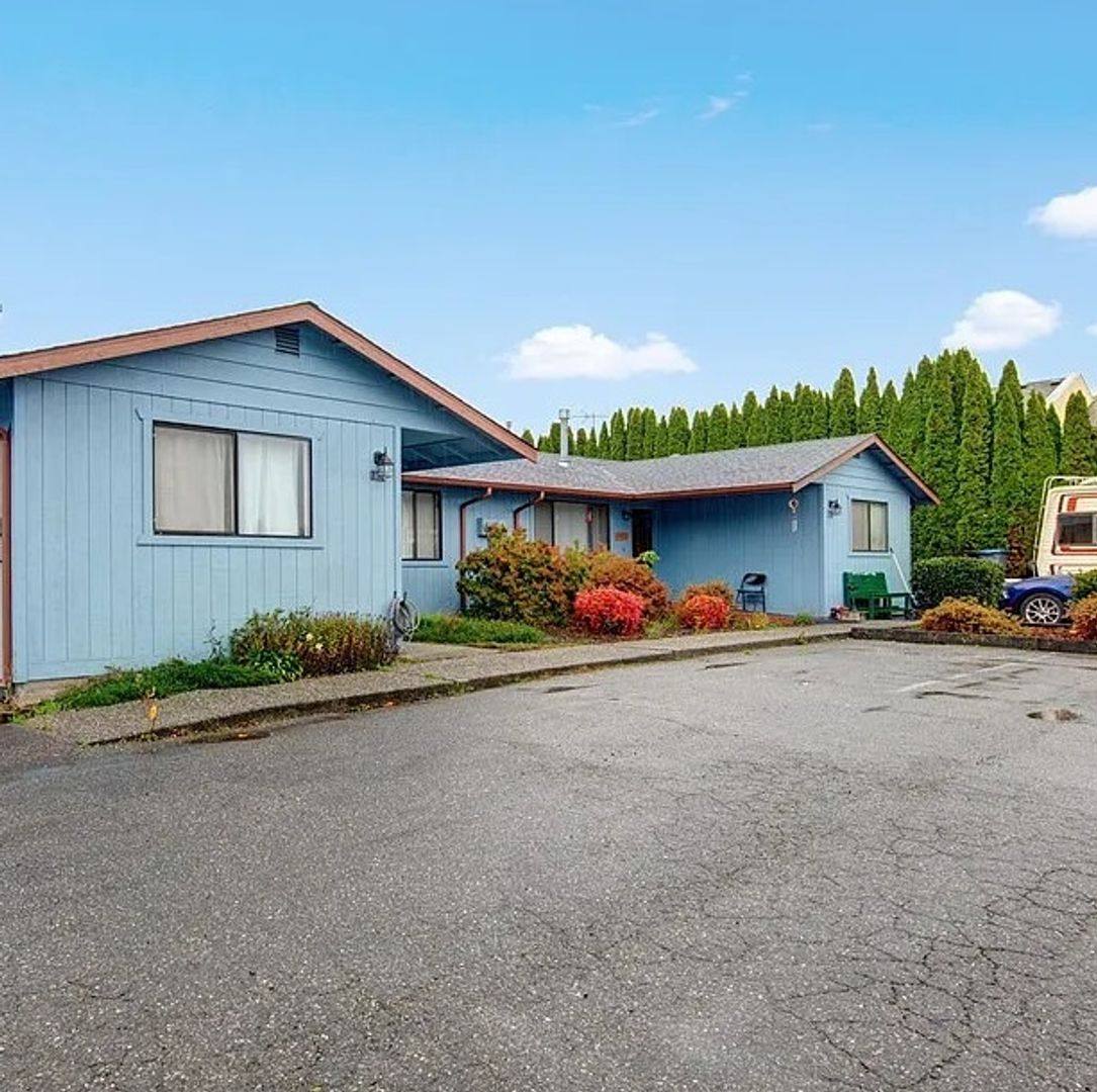 Apartment for rent at 1802 1804 N, Mount Vernon, WA 98273
