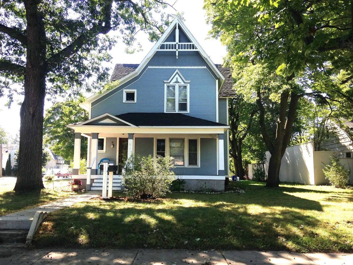 Apartment for rent at 876 Washington St, Traverse City, MI 49684