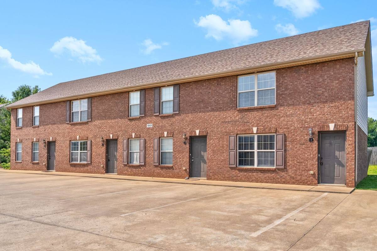 Apartment for rent at 1801 Beckett Dr, Clarksville, TN 37042