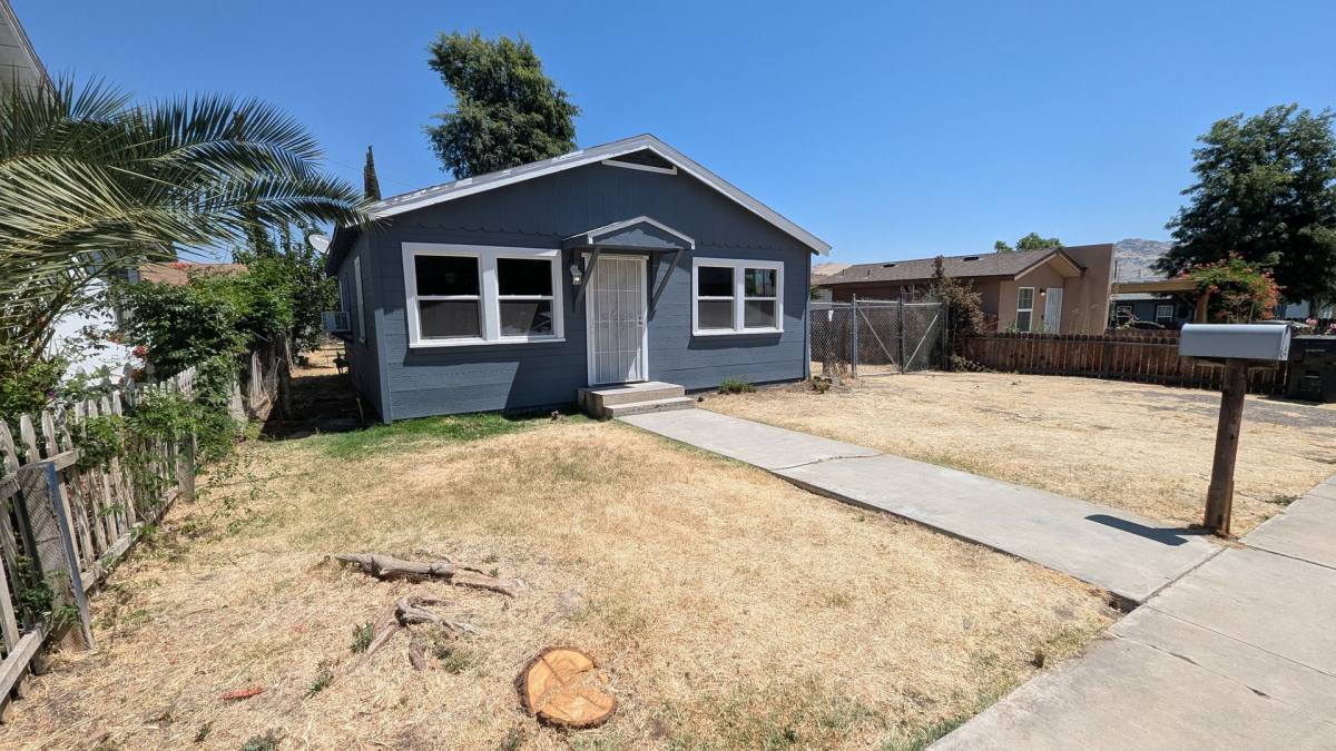 House for rent at 64 W School Ave, Porterville, CA 93257