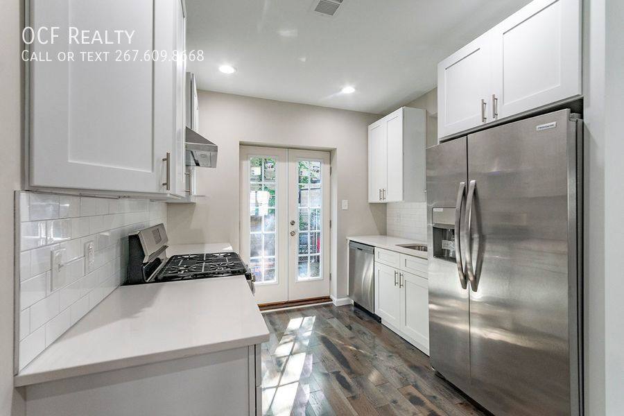 Townhouse for rent at 1447 S Taylor St, Philadelphia, PA 19146
