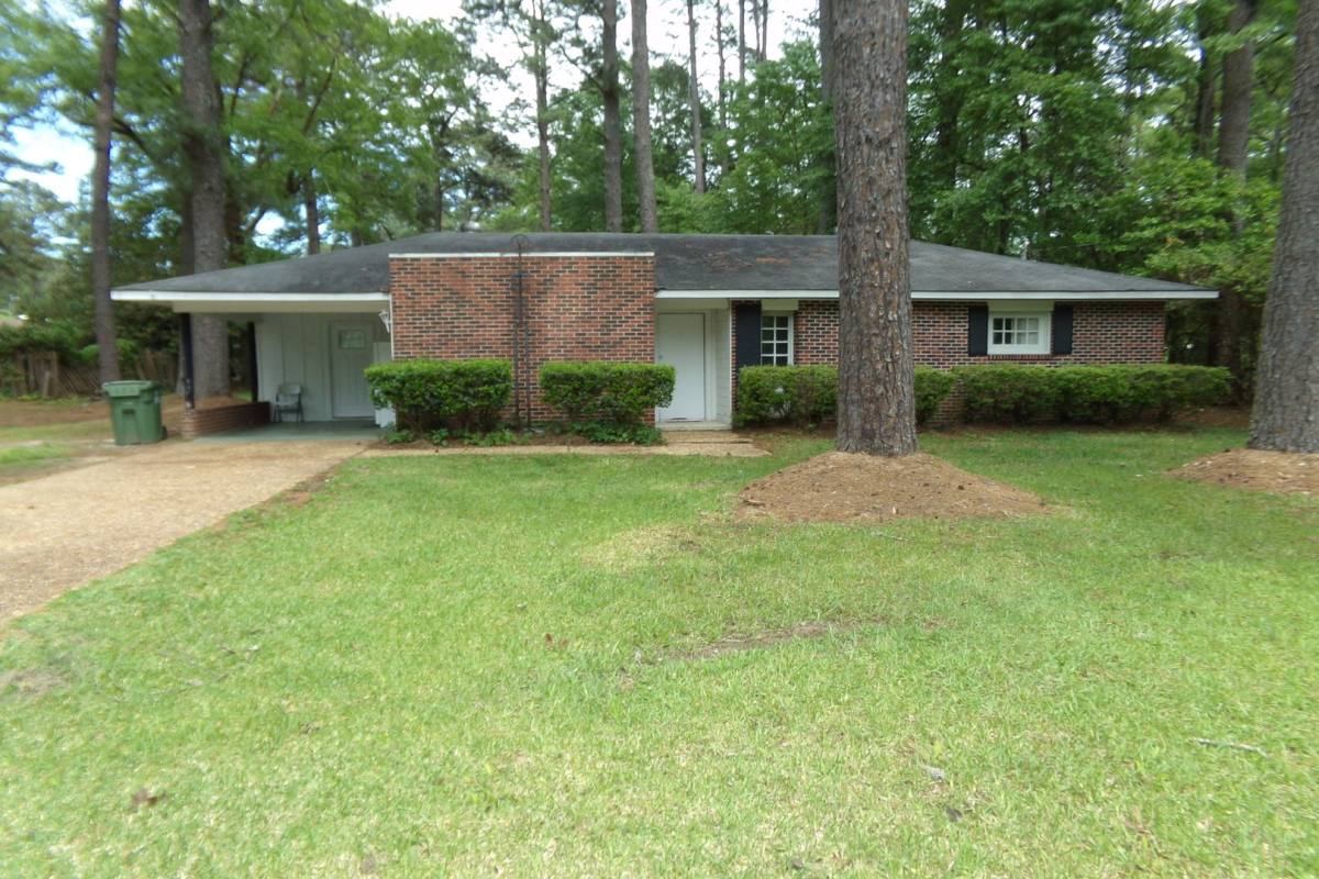 1331 Robinette Dr, Ruston, LA 71270