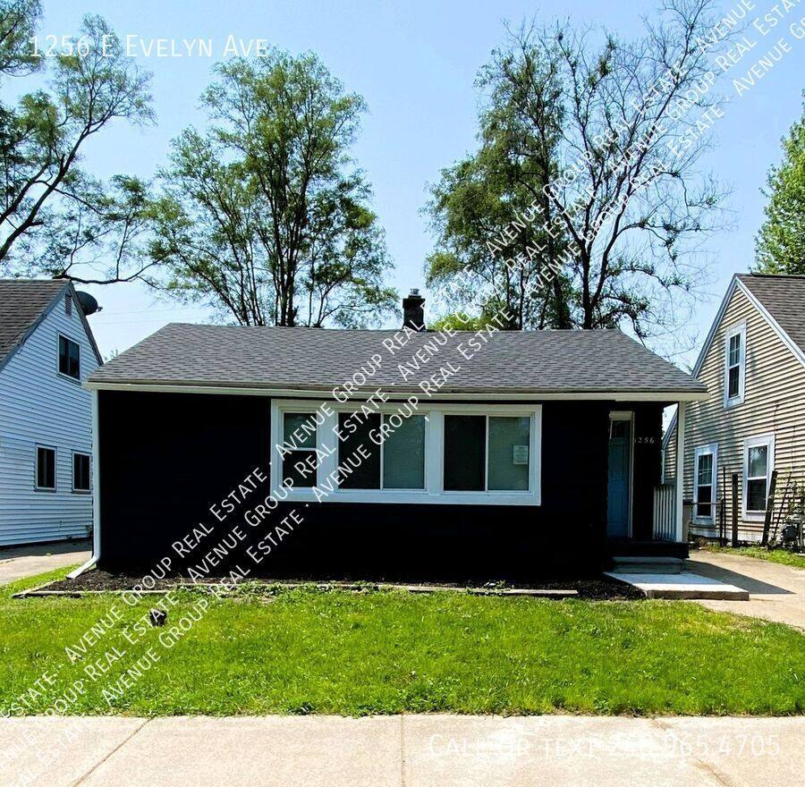 House for rent at 1256 E Evelyn Ave, Hazel Park, MI 48030