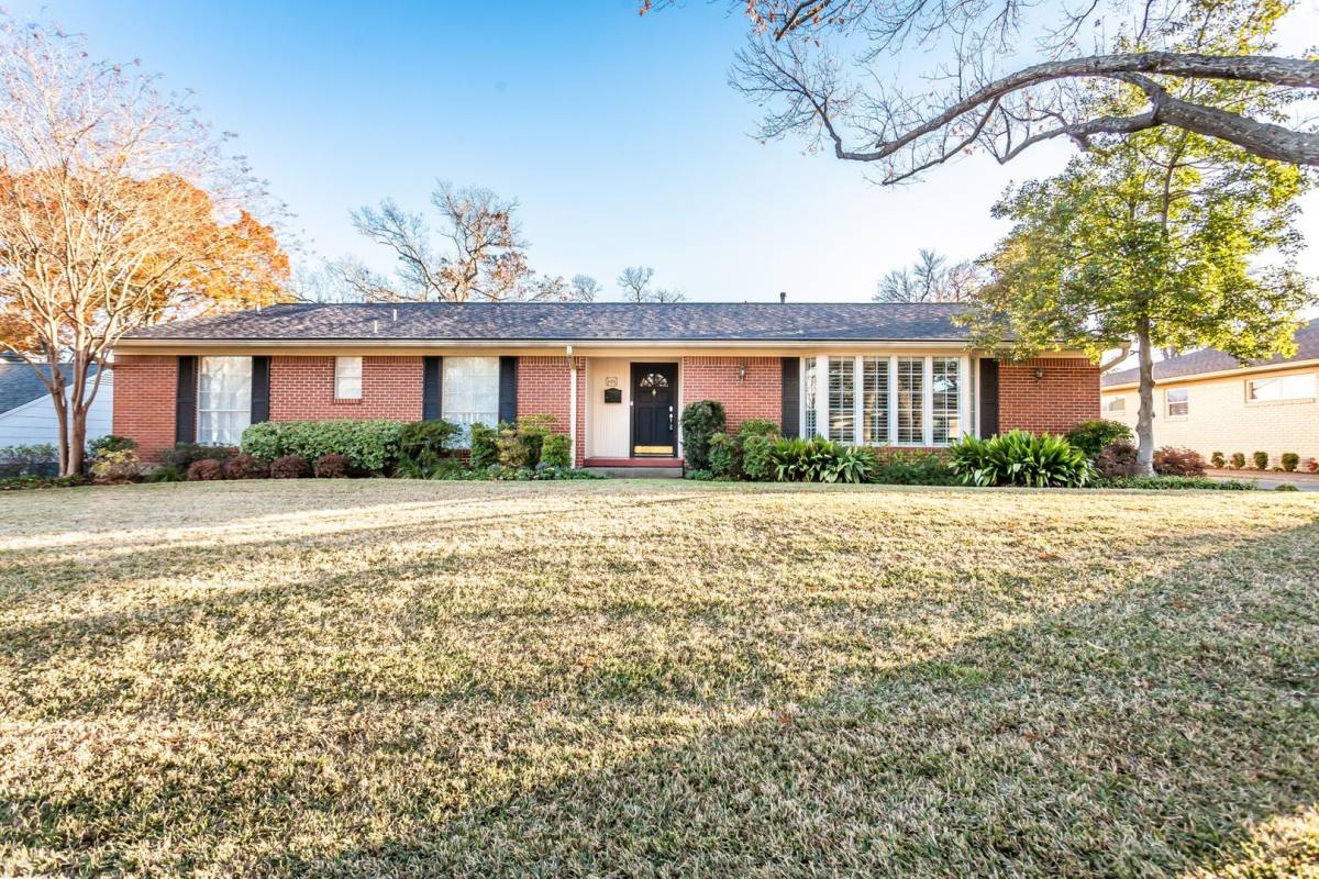 House for rent at 6926 Colfax Dr, Dallas, TX 75231