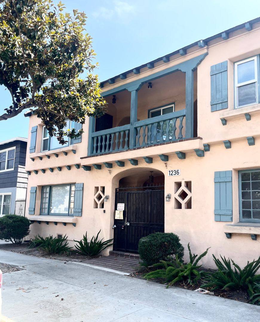 Apartment for rent at 1236 E 1st St, Long Beach, CA 90802