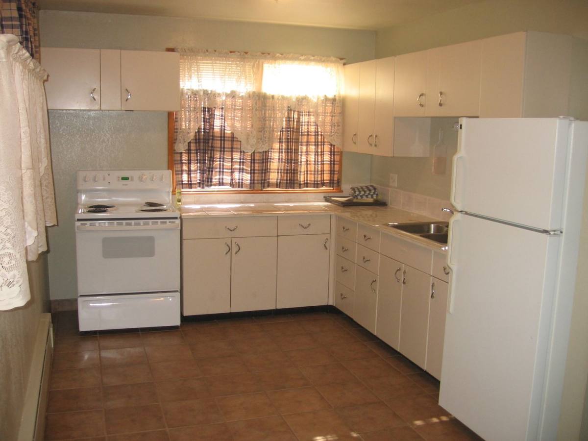 Apartment for rent at 614 Washington St, Clay Center, KS 67432