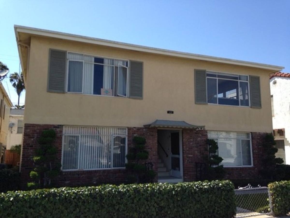 Apartment for rent at 41-44-45 & 47 Pomona Ave, Long Beach, CA 90803