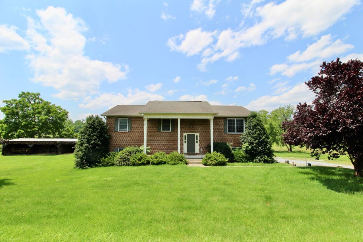 House for rent at 9121 Cherry Grove Rd, Linville, VA 22834