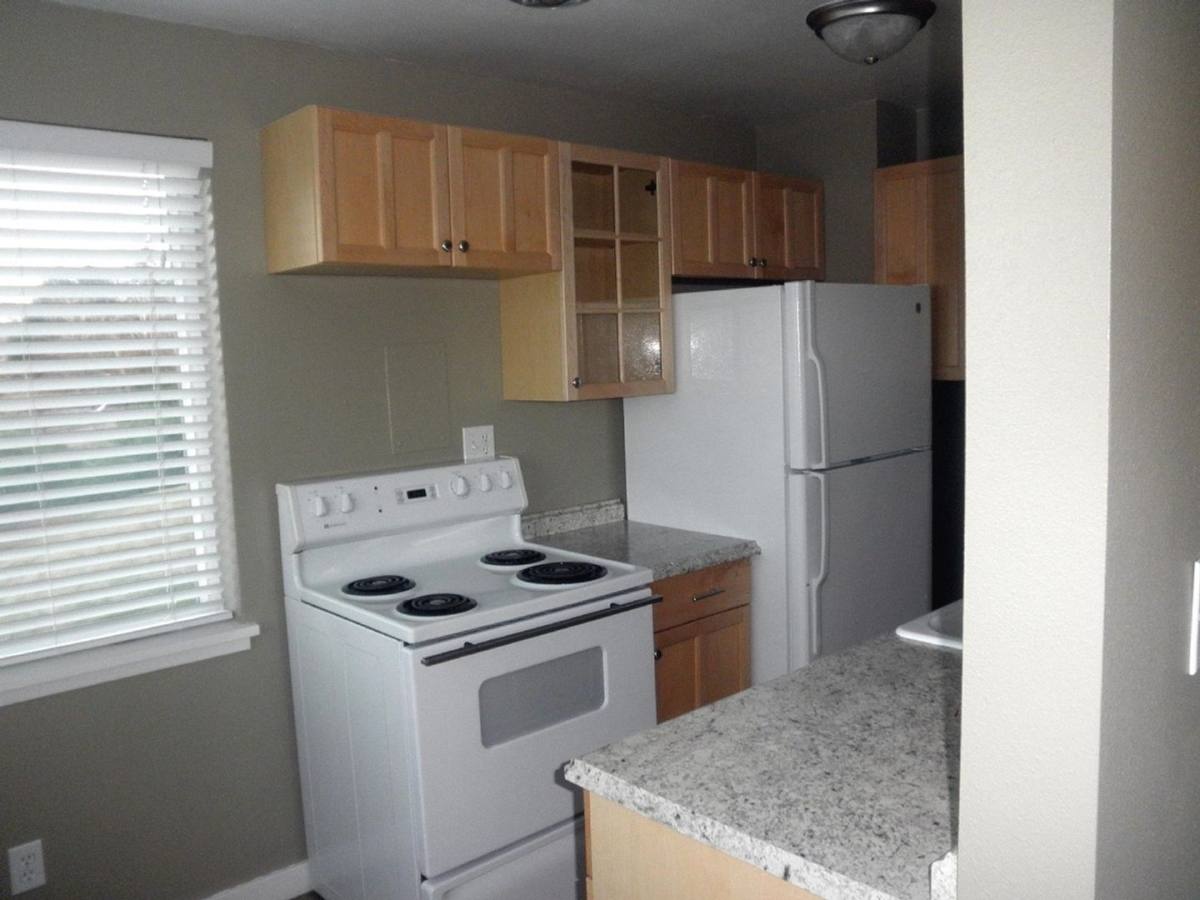 Apartment for rent at 220 W Grandview Ave, Sunnyside, WA 98944
