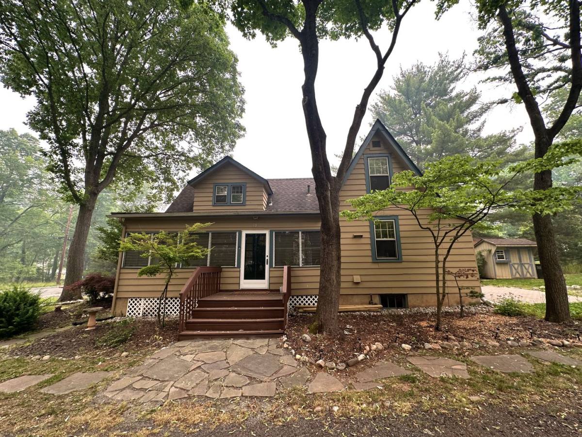 House for rent at 480 Garretson Rd, Bridgewater, NJ 08807