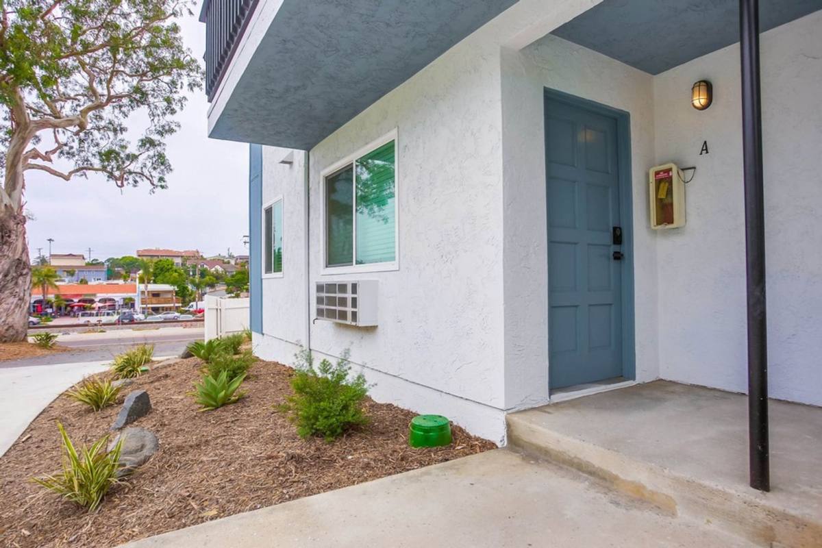 Apartment for rent at 951 N Vulcan Ave, Encinitas, CA 92024