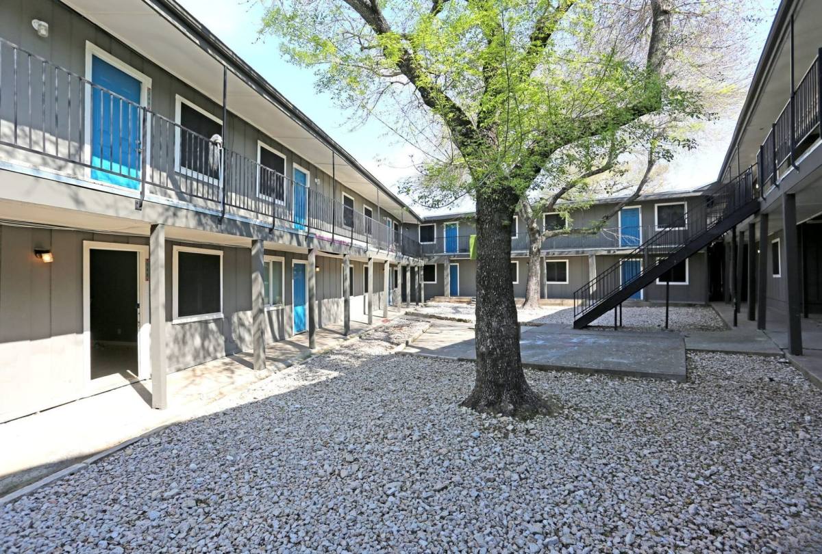 Apartment for rent at 6103 Manor Rd, Austin, TX 78723