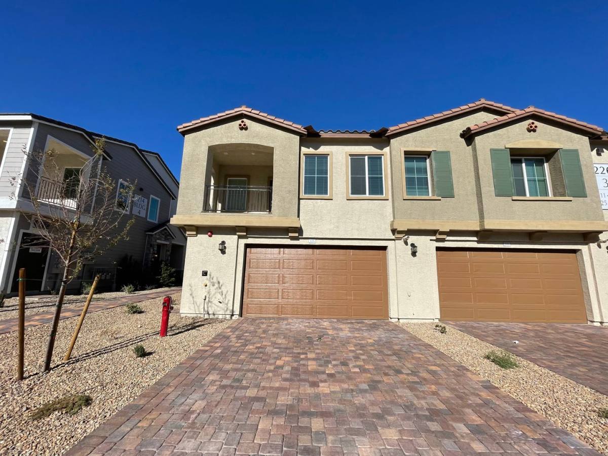 Townhouse for rent at 226 Cordelia Cove Ave, Henderson, NV 89011