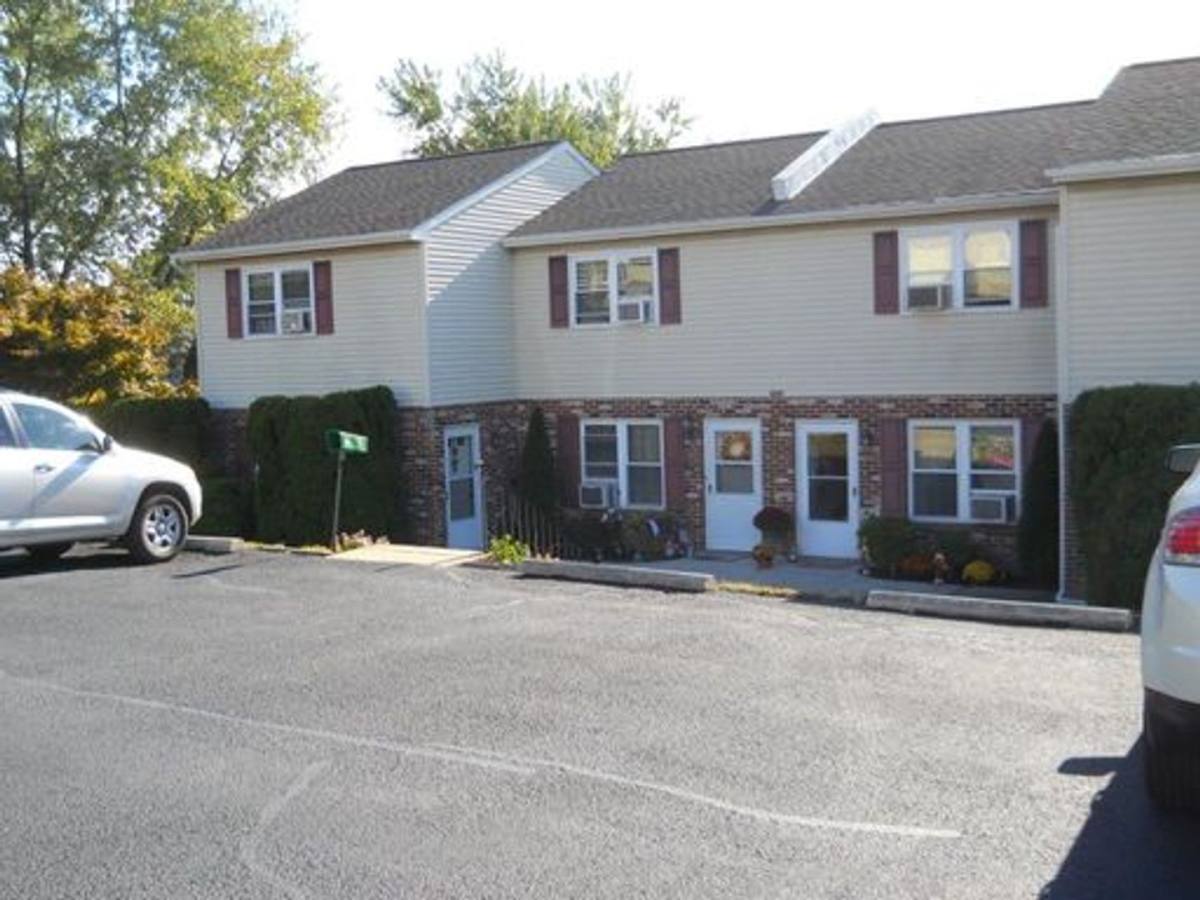 Townhouse for rent at 1305 Parkridge Court, Perkasie, PA 18944