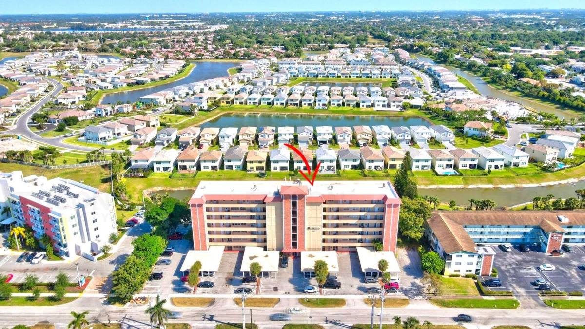 Condo for rent at 1101 Crystal Lake Dr, Pompano Beach, FL 33064