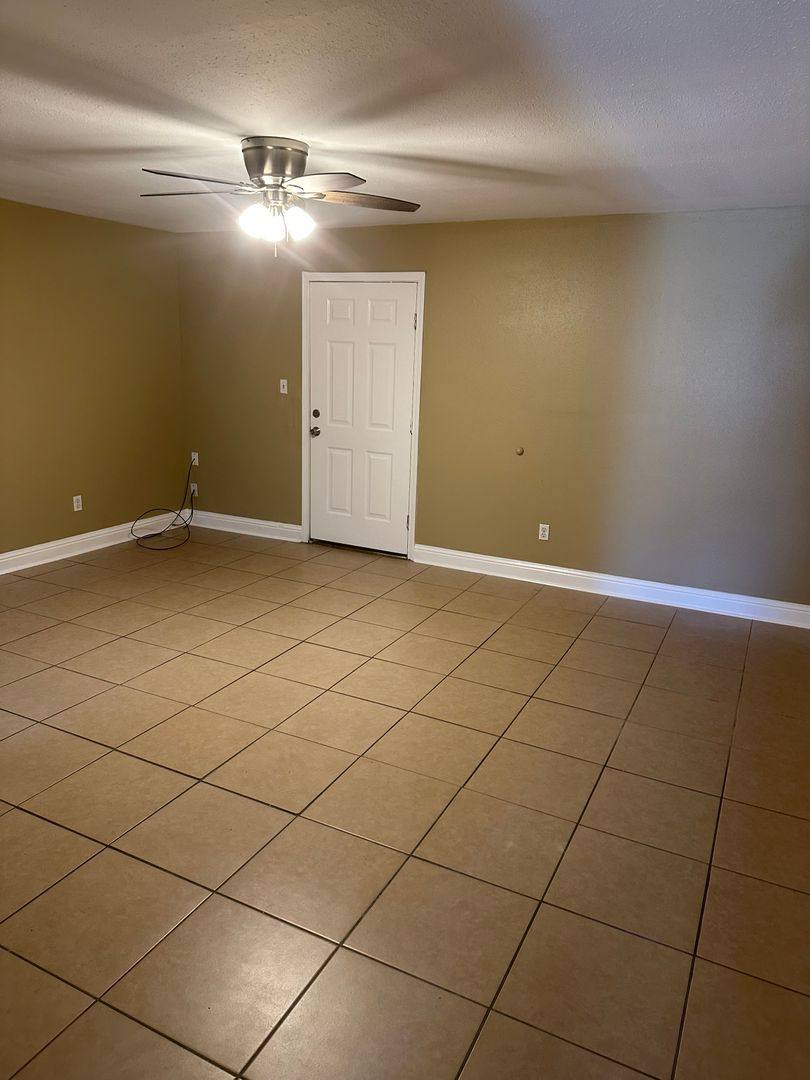 Townhouse for rent at 7124 Barrington Court, New Orleans, LA 70128