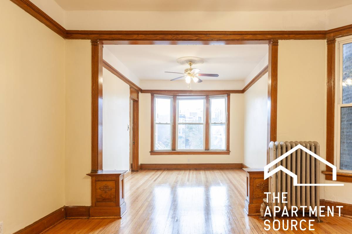 Apartment for rent at 3326 N Clark #2F, Chicago, IL 60657
