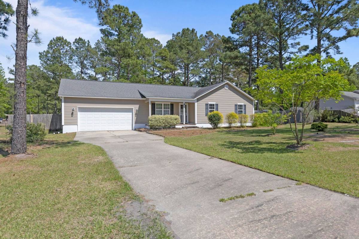 House for rent at 117 Brian's Woods Rd, Maple Hill, NC 28454