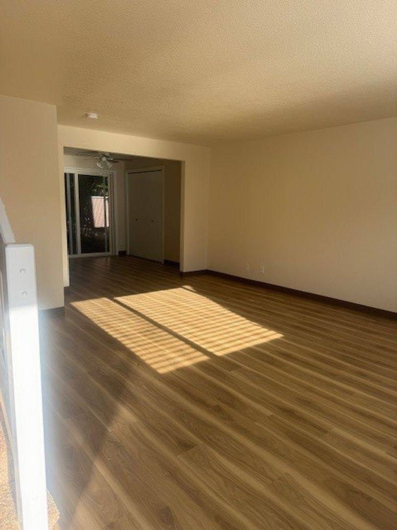 Townhouse for rent at 581-639 Manbrin Dr NE, Salem, OR 97303