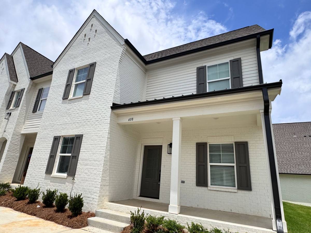 Townhouse for rent at 608 Cottage Grove Circle, Oxford, MS 38655