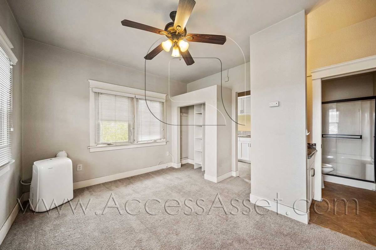 Apartment for rent at 226 E Peck St, Lake Elsinore, CA 92530