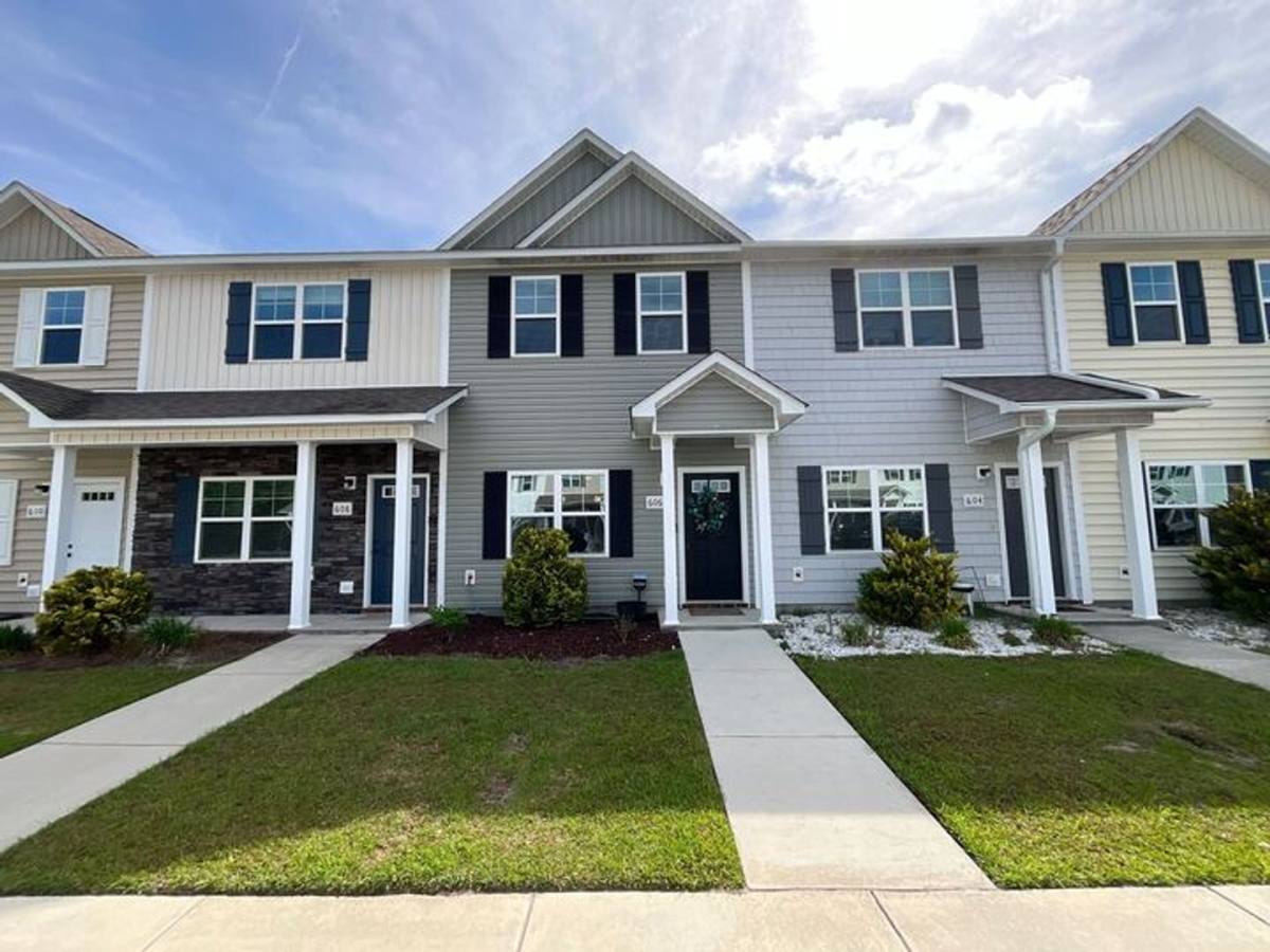Townhouse for rent at 606 Justice Farms Dr, Sneads Ferry, NC 28460