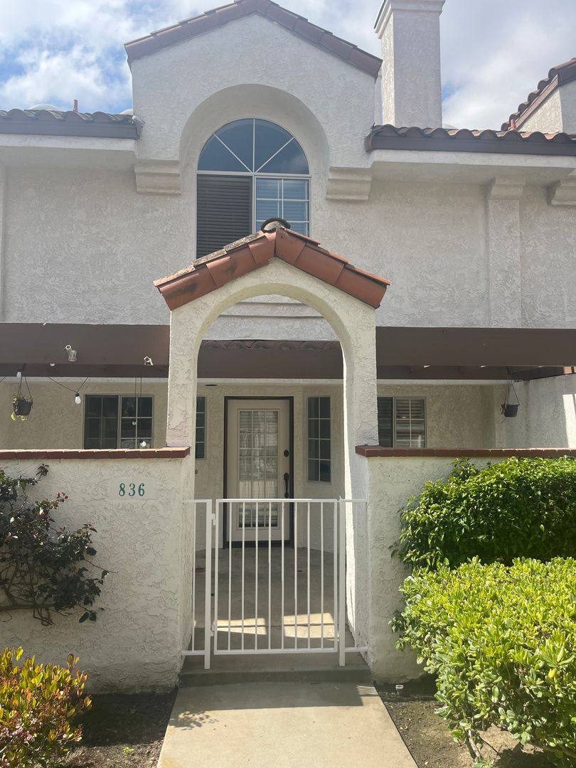 Apartment for rent at 836 Calle Los Gatos, Camarillo, CA 93010