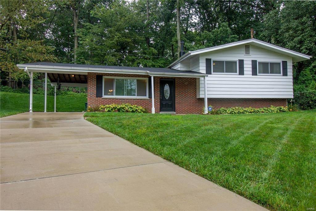 House for rent at 627 Hickory Hollow Lane, Saint Louis, MO 63122