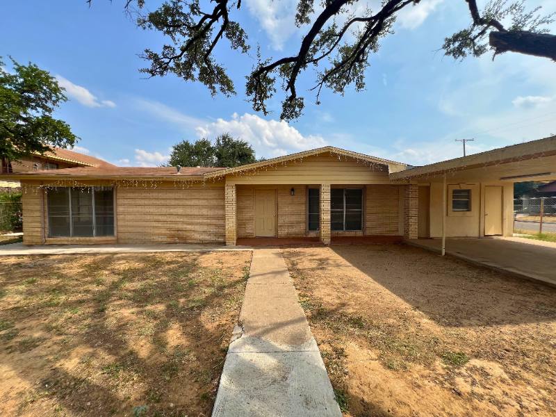 Townhouse for rent at 3101 E Price #DUPLEX A, Laredo, TX 78043