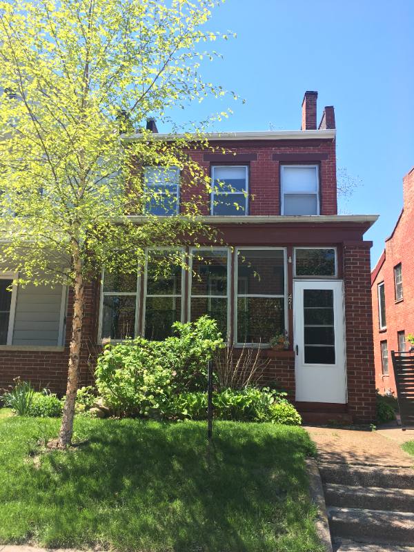 Apartment for rent at 421 Summit St, Dubuque, IA 52001