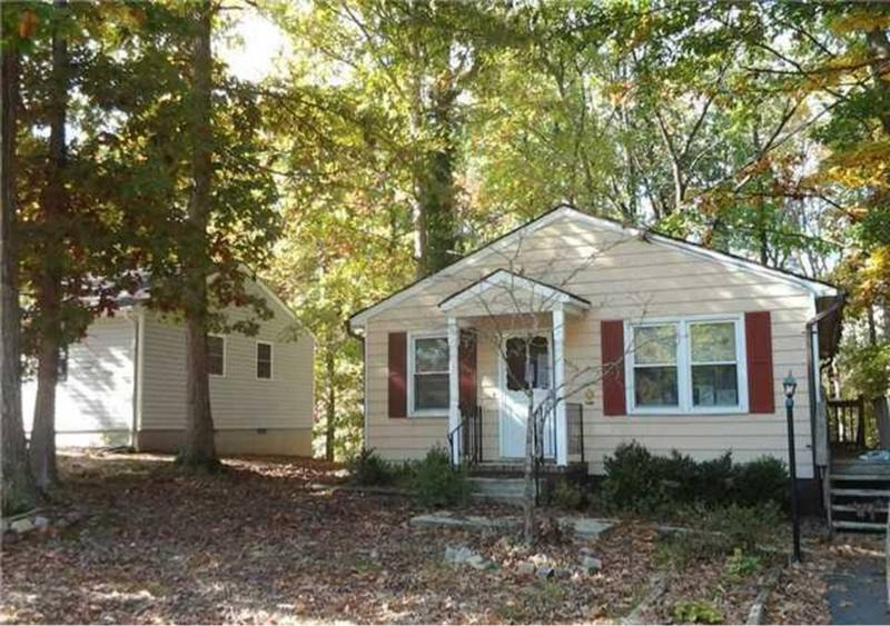 House for rent at 3216 Sylvania Rd, Chester, VA 23831