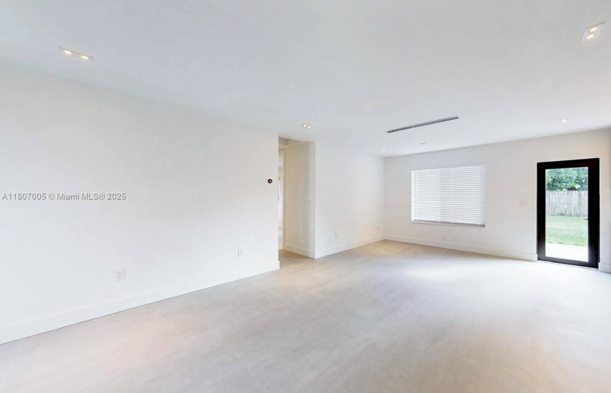 House for rent at 830 NE 171 St, Miami, FL 33162