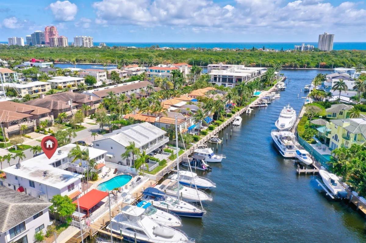 Apartment for rent at 2724 NE 14th St #1, Fort Lauderdale, FL 33304