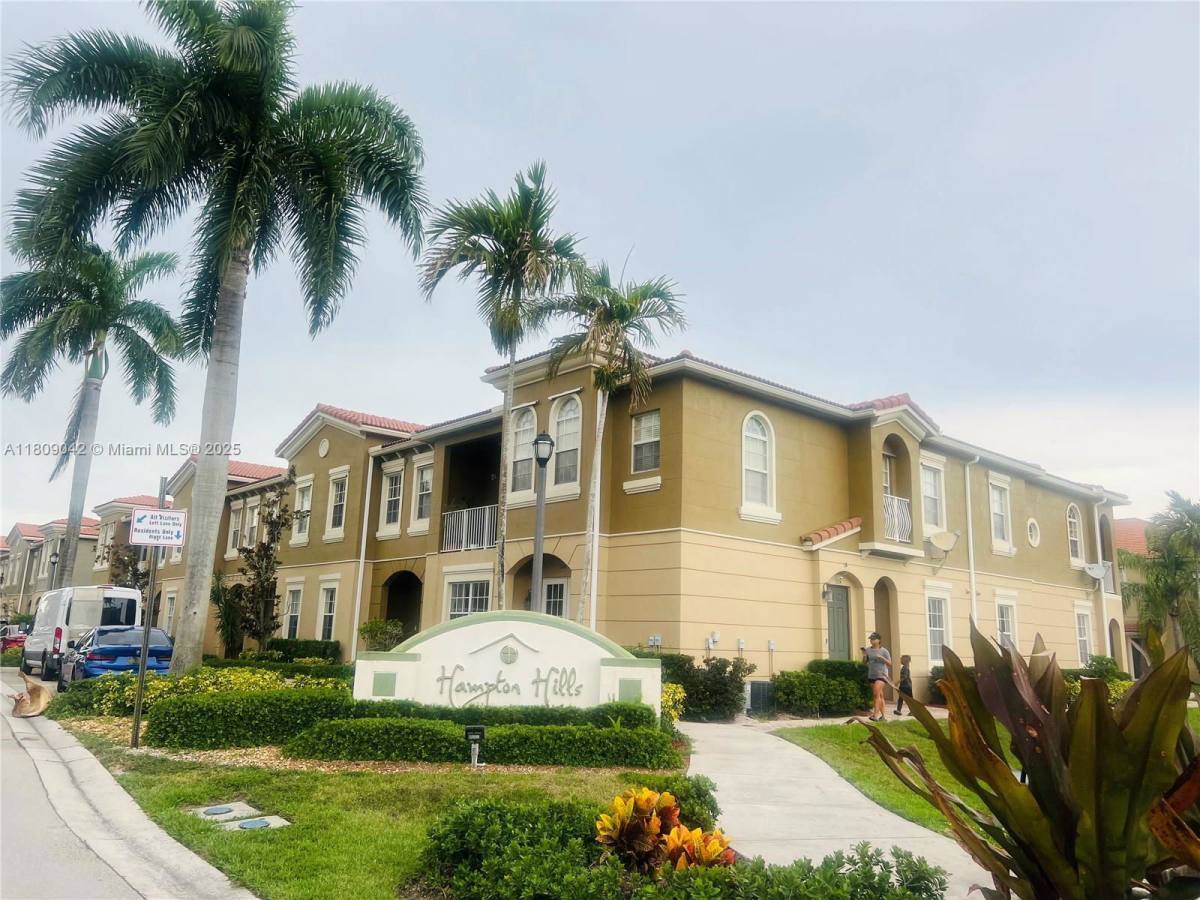 Townhouse for rent at 9125 Whistable Walk, Fort Lauderdale, FL 33321
