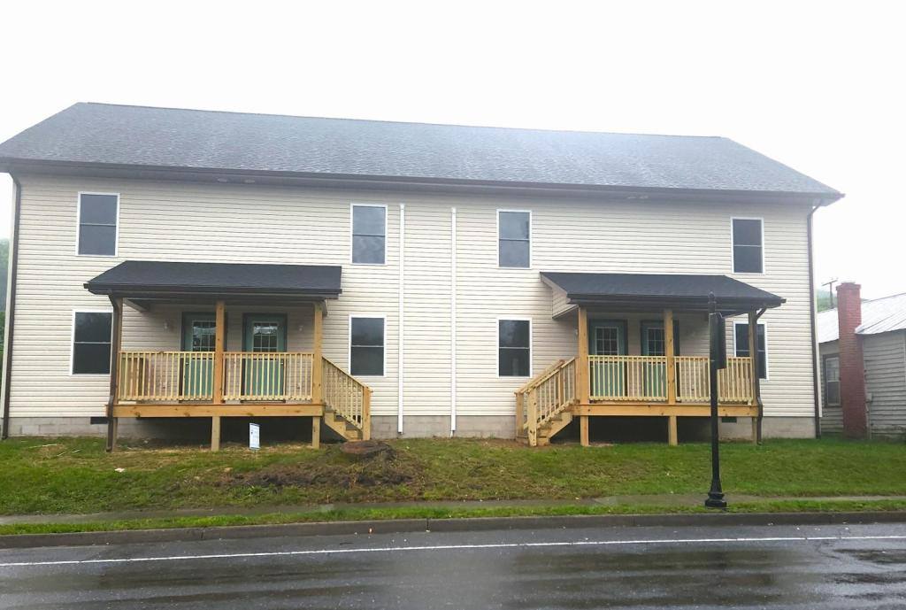 Townhouse for rent at 1444 Magnolia Ave, Buena Vista, VA 24416