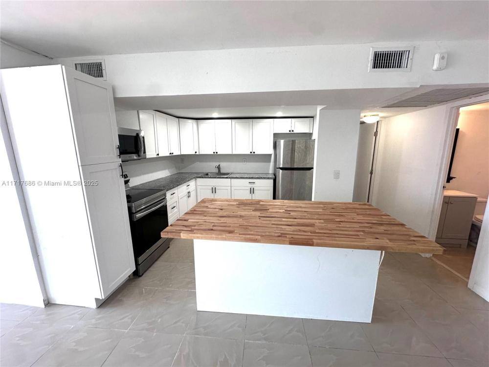 Apartment for rent at 2001 Atlantic Shores Blvd, Hallandale, FL 33009