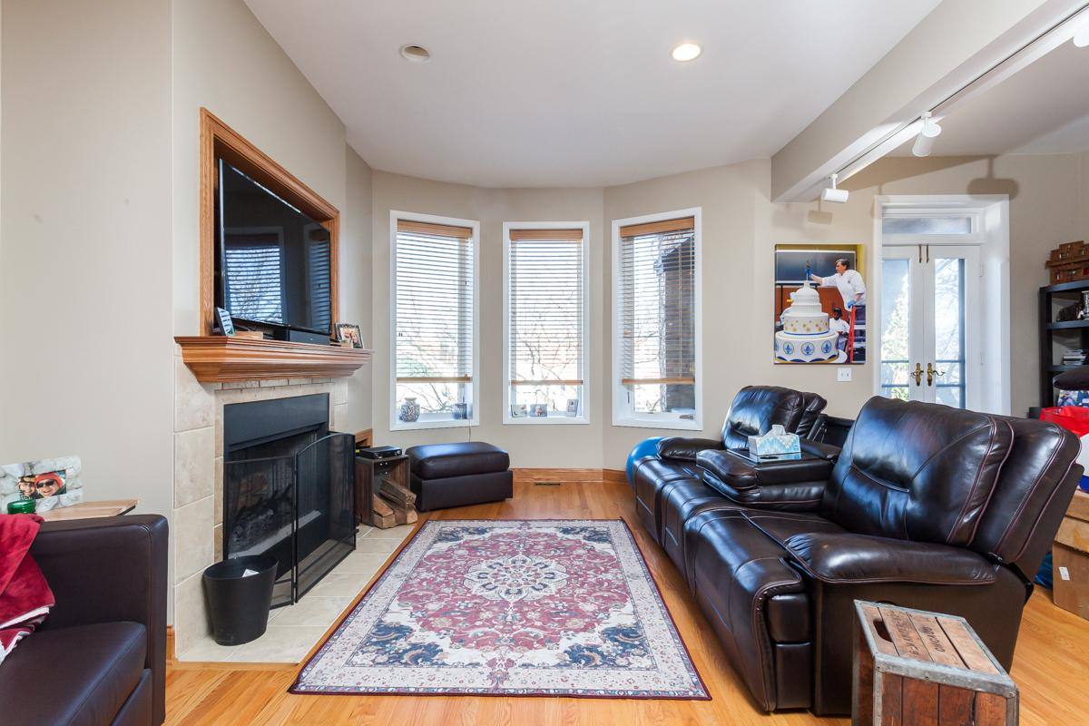 Apartment for rent at 1455 W Wilson Ave #2, Chicago, IL 60640