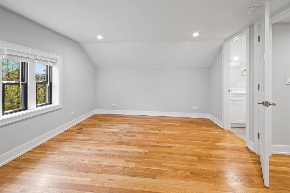 Apartment for rent at 1370 W Evergreen #2, Chicago, IL 60642