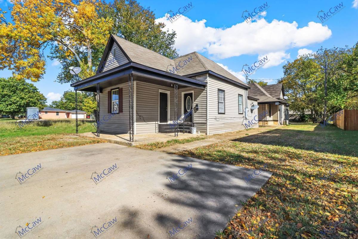 Apartment for rent at 419 N Grand Ave #B, Sherman, TX 75090
