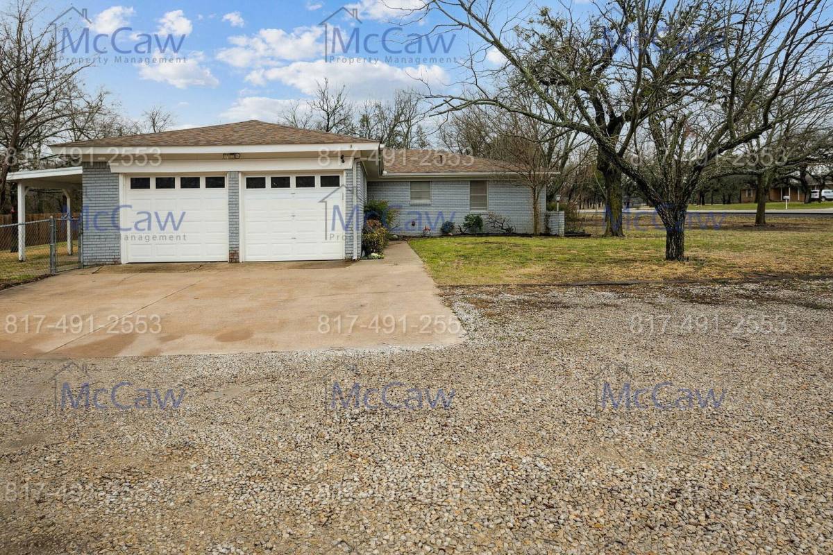 House for rent at 223 Annetta Rd, Weatherford, TX 76087