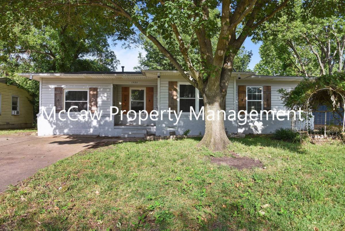 House for rent at 1520 Hilltop Dr, Garland, TX 75042