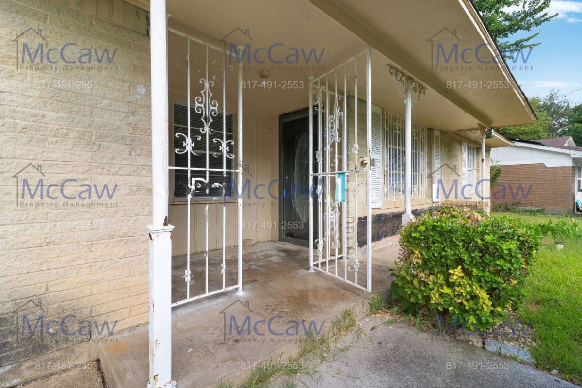 House for rent at 425 Highcrest Dr, Dallas, TX 75232