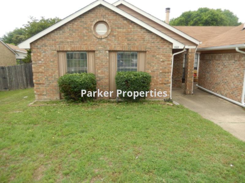 Townhouse for rent at 422 Pogue St, Cedar Hill, TX 75104