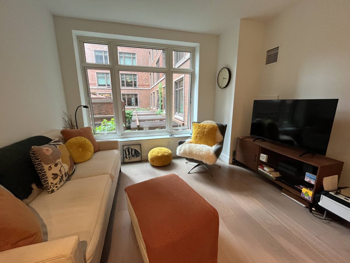 Apartment for rent at 100 Lovejoy Wharf #4L, Boston, MA 02114