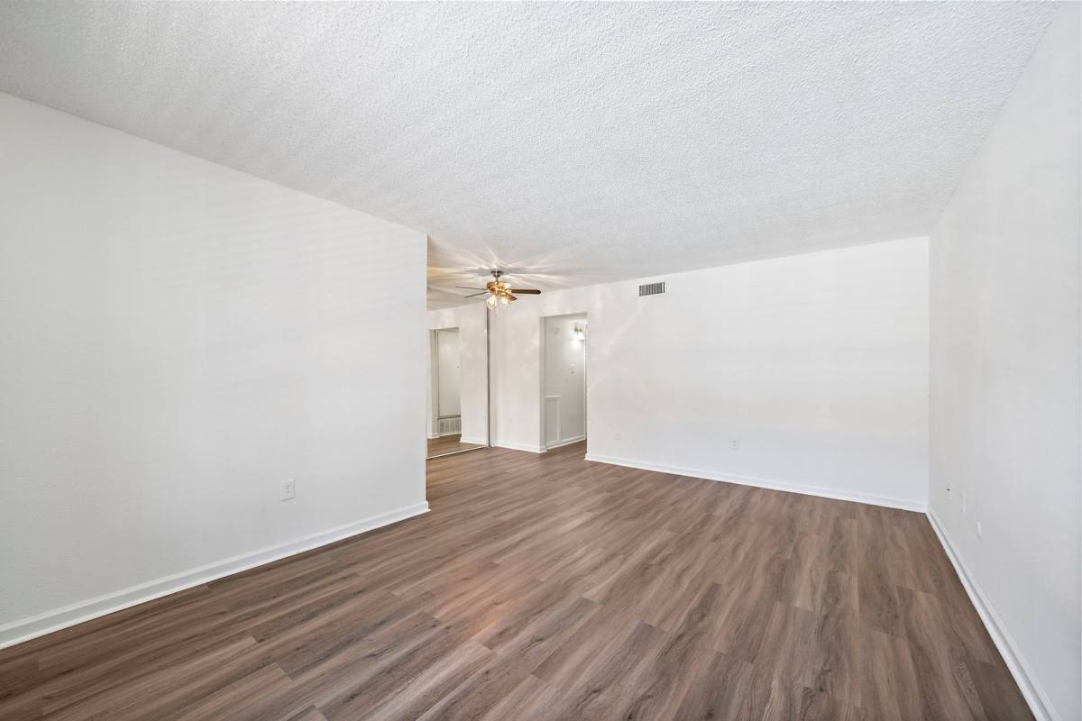 Apartment for rent at 711 Holiday Dr, Galveston, TX 77550