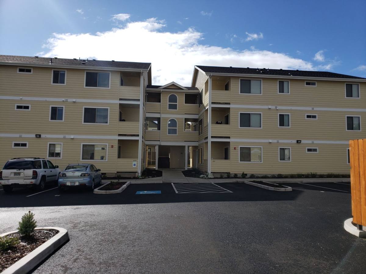 Apartment for rent at 249-261 Hiatt Lane, Central Point, OR 97502