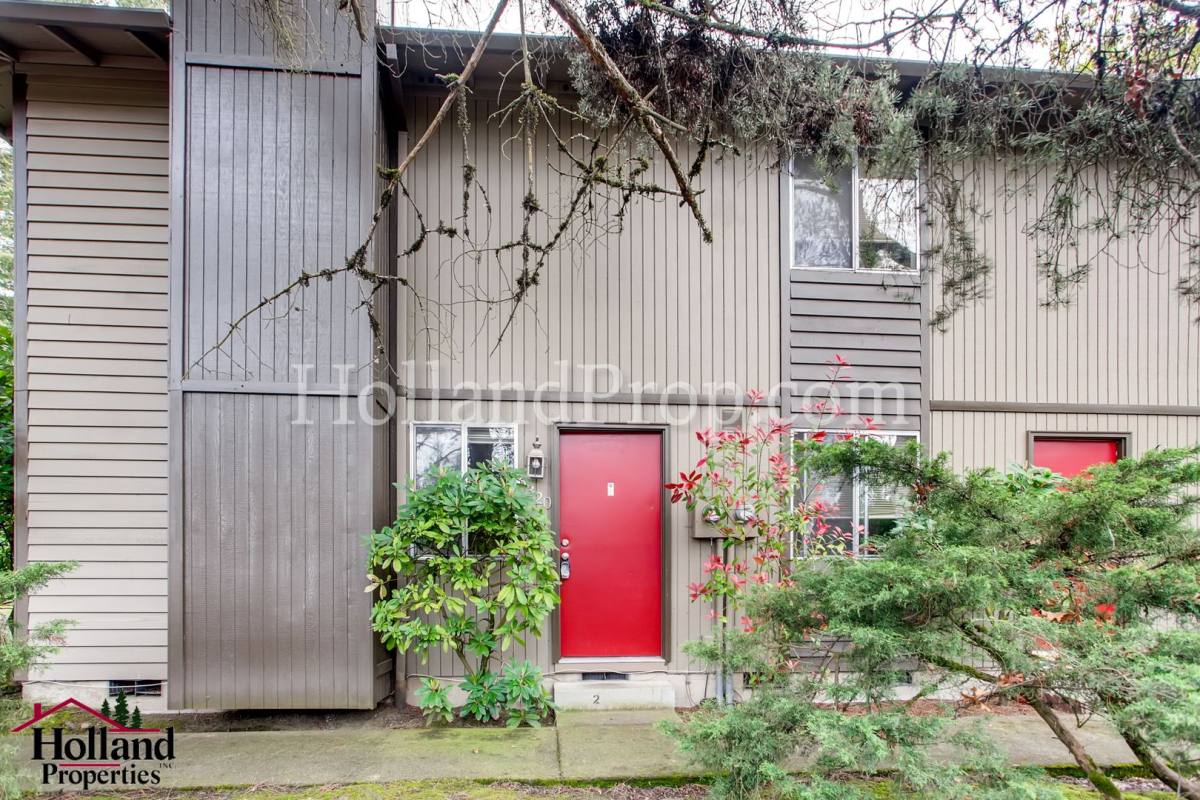 Apartment for rent at 6320-24 SW Beaverton-Hillsdale Highway, Portland, OR 97221